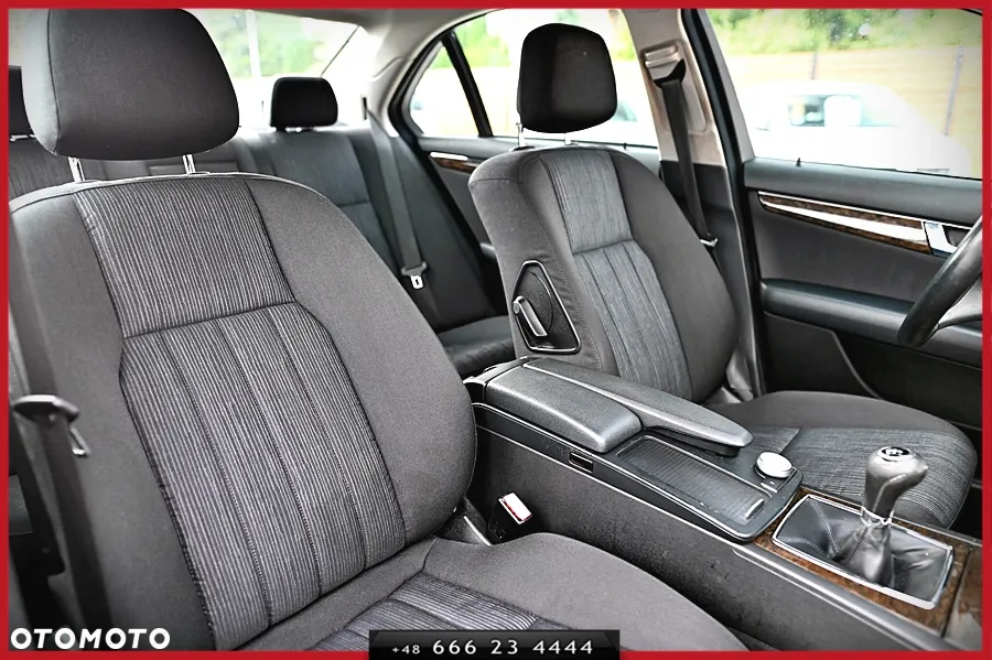 Mercedes-Benz Klasa C 180 CGI BlueEff Elegance - 22