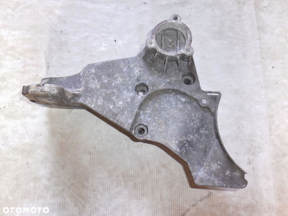 ŁAPA PODSTAWA UCHWYT AUDI A8 S8 D2 077121235A - 1