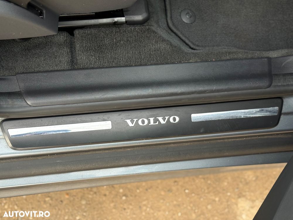 Volvo XC 60 D4 Momentum - 19