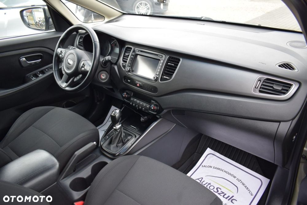 Kia Carens - 23
