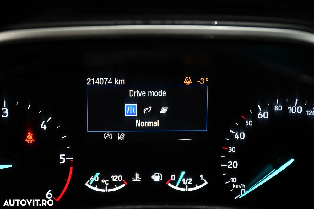 Ford Focus 1.5 EcoBlue Connected - 26