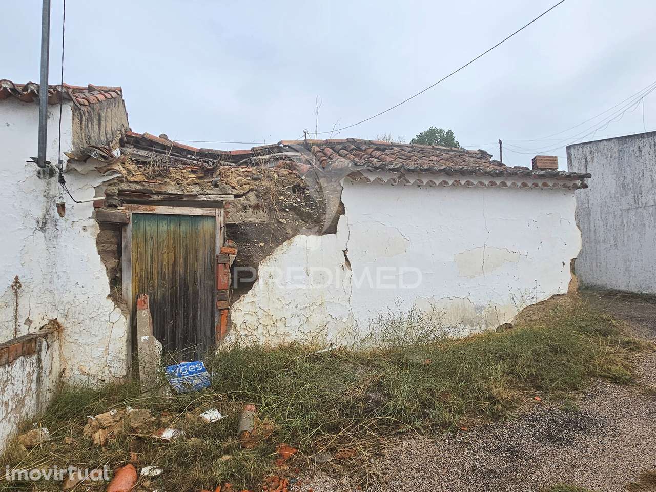 Oportunidade: Ruína com Terreno no Coração do Interior - Grande imagem: 3/9