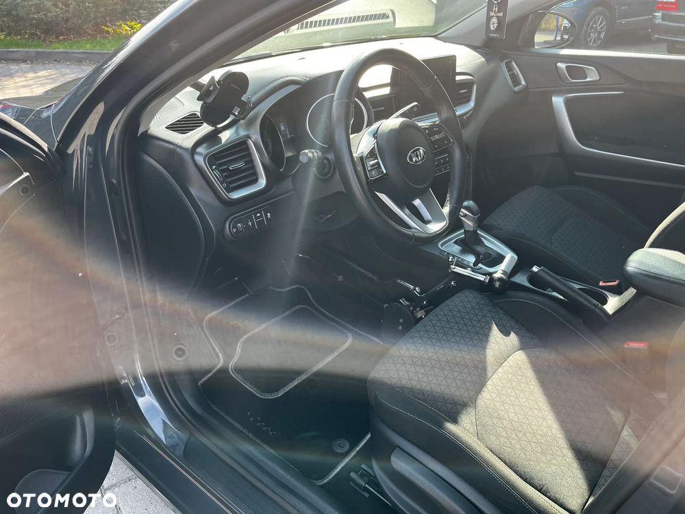 Kia Ceed - 11