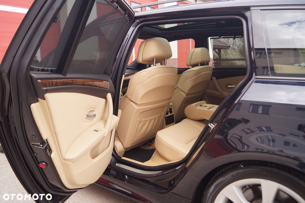 BMW Seria 5 525d Edition Sport - 26