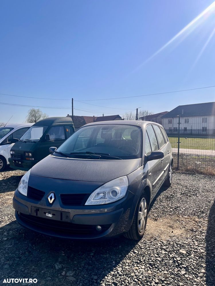 Renault Scenic - 1