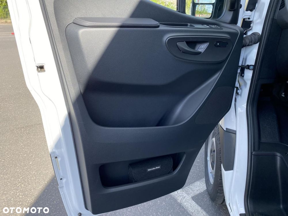 Mercedes-Benz Sprinter - 10