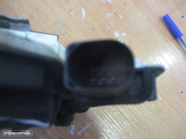 Fecho 6J0839016A SEAT IBIZA 2010 TD 6 PINOS SEAT IBIZA 4 6J FASE 1 2009 1.6TDI 90CV 5P BRANCO TD 6 PINOS SEAT IBIZA 4 6J FASE 1 2008 1.4TDI 80CV 5P VERDE TD 6 PINOS - 2