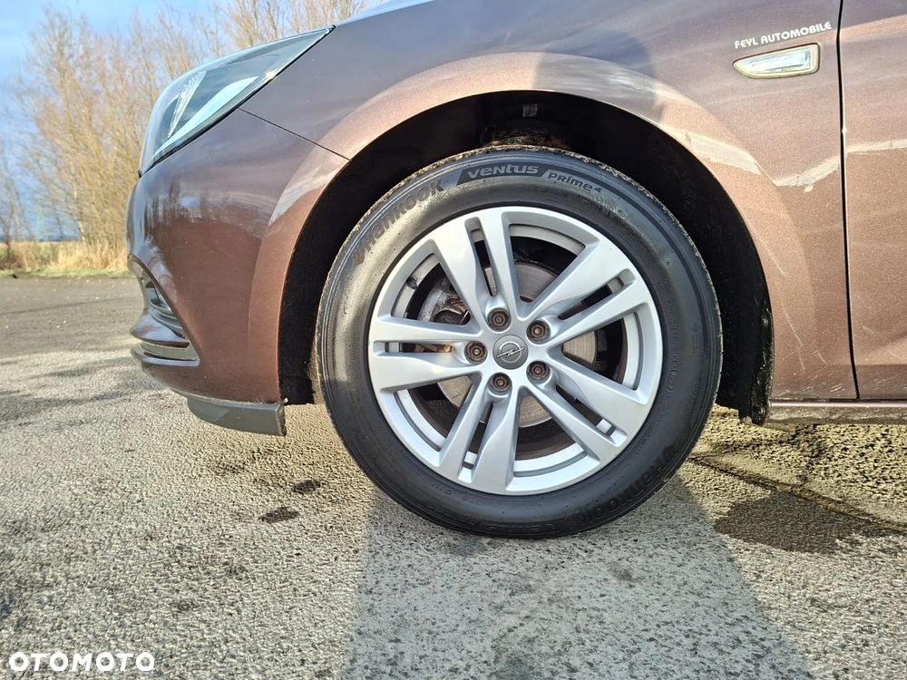 Opel Astra 1.4 Turbo Business - 24
