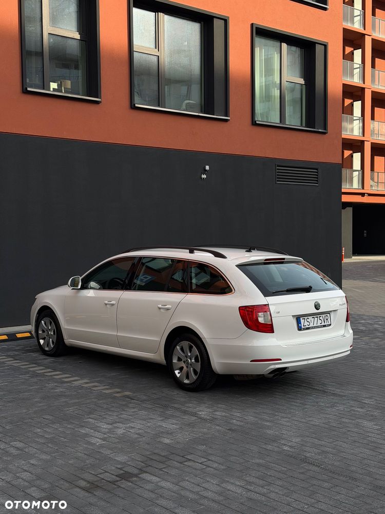 Skoda Superb 1.8 TSI DSG Comfort - 6