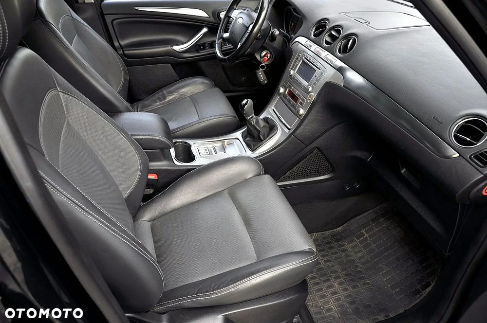 Ford S-Max - 14