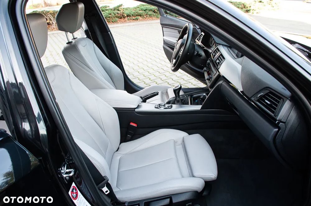 BMW Seria 3 320d M Sport Edition - 25