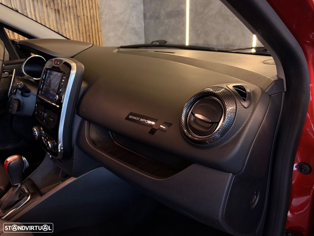 Renault Clio TCe 220 EDC R.S. Trophy - 20