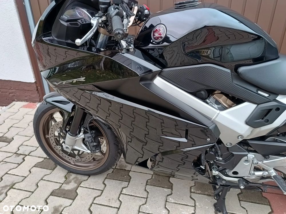 Honda VFR - 35