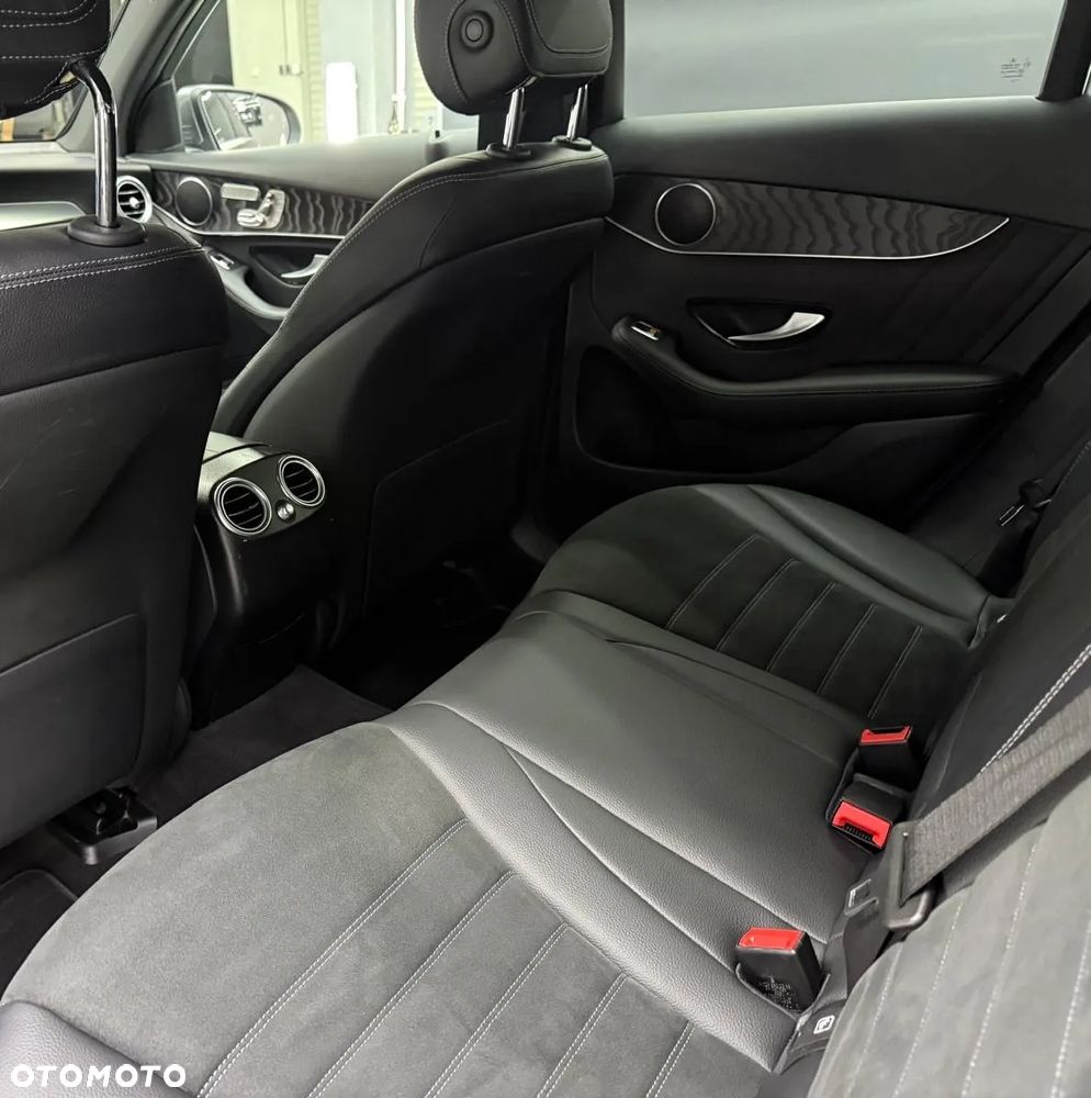 Mercedes-Benz GLC 300 de 4-Matic Business Edition - 28