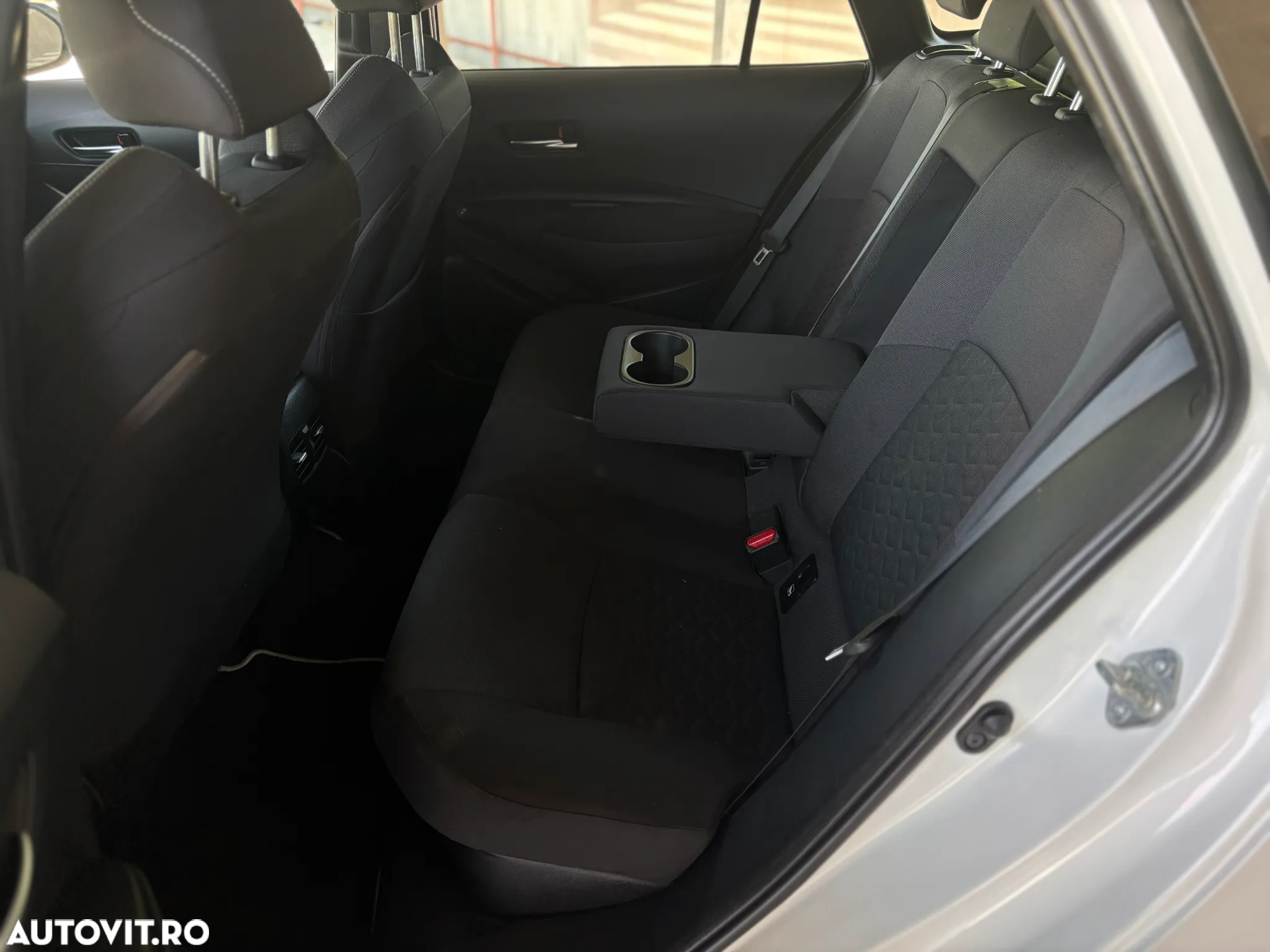 Toyota Corolla 1.8 HSD Active - 33