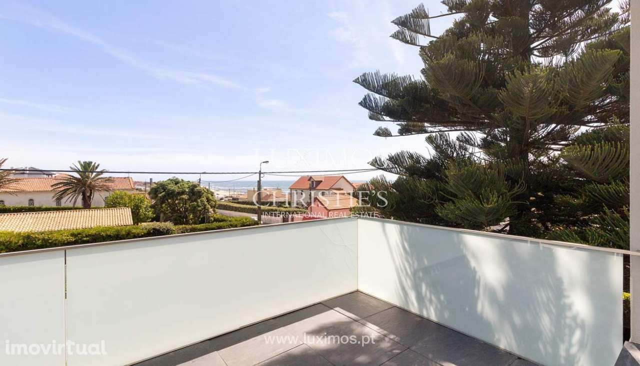 Moradia V5 com piscina e vistas de mar à venda em Valadares, Portugal - Grande imagem: 2/23