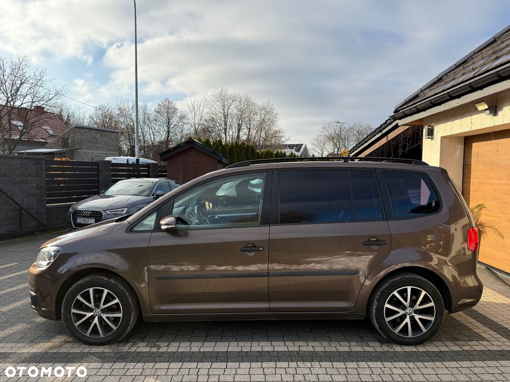 Volkswagen Touran 1.6 TDI DPF BlueMotion Technology Highline - 16