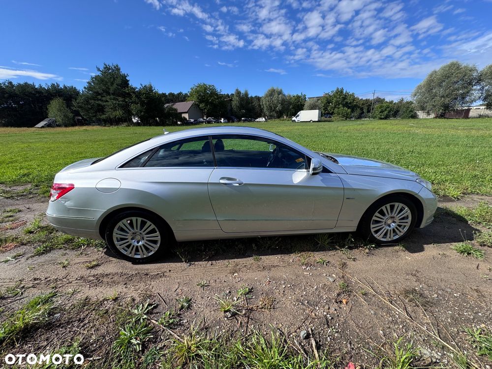 Mercedes-Benz Klasa E 220 CDI Elegance DPF - 8