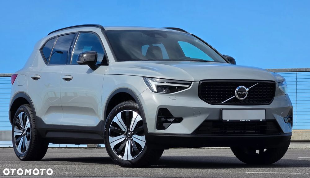 Volvo XC 40 T4 Plug-In Hybrid Plus Dark - 2