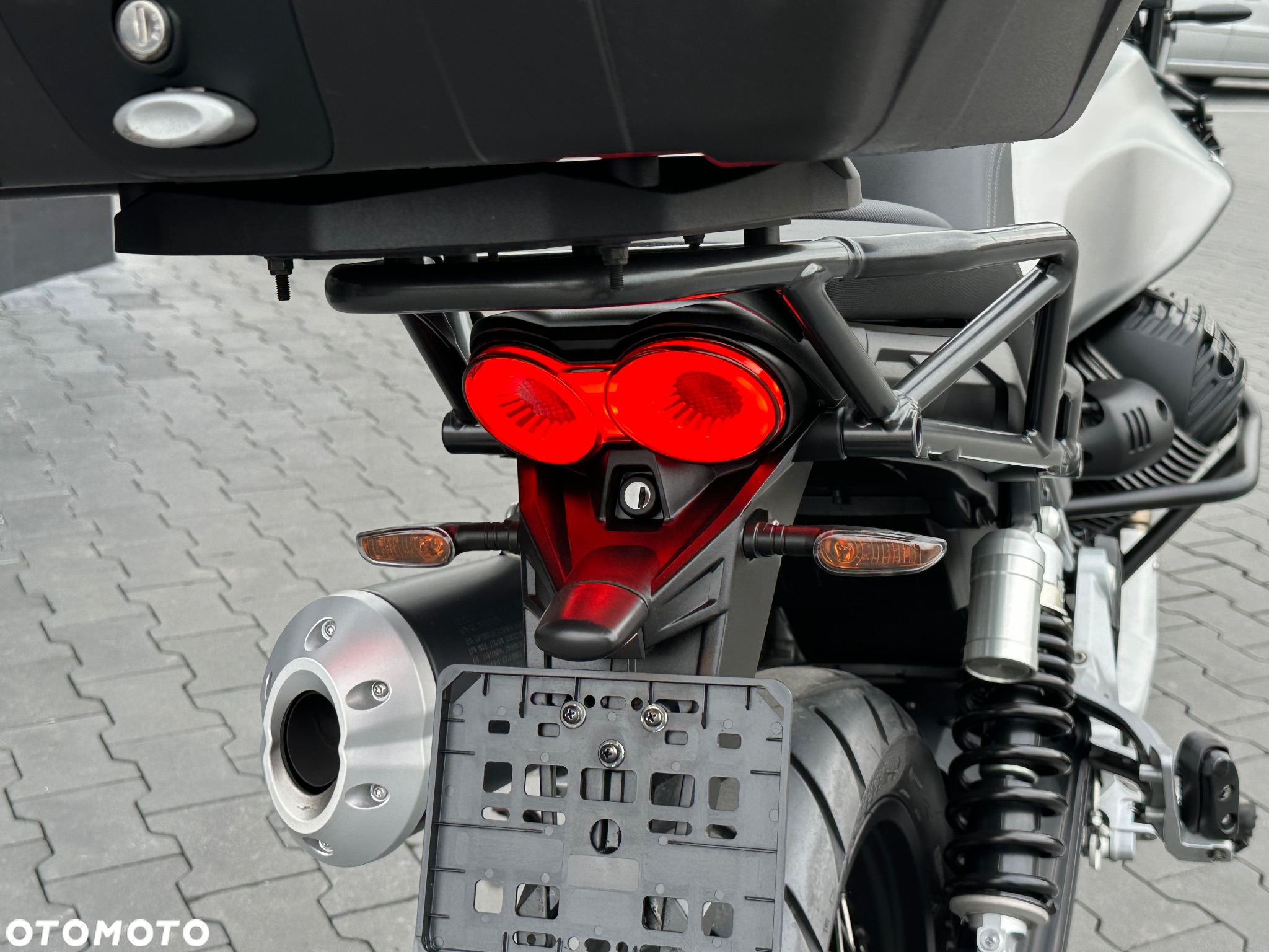 Moto Guzzi V85 - 23