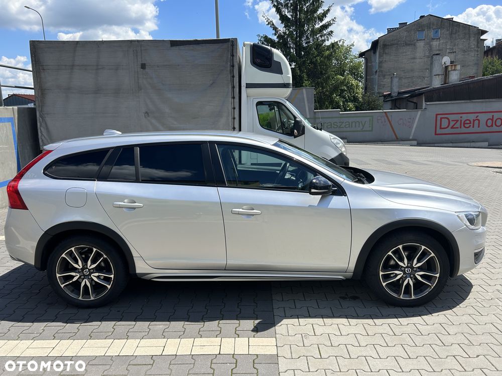 Volvo V60 Cross Country - 5