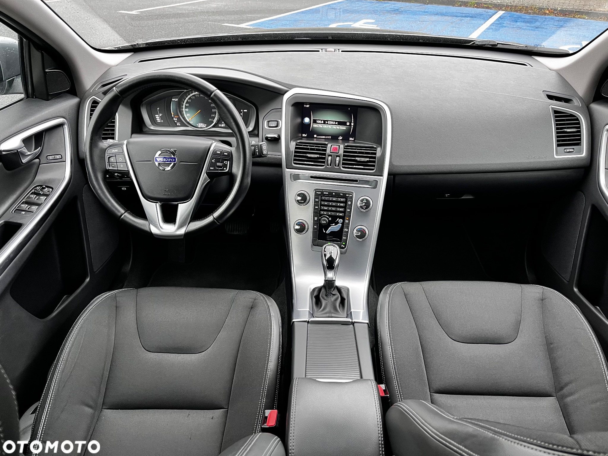 Volvo XC 60 D3 Drive-E Momentum - 27