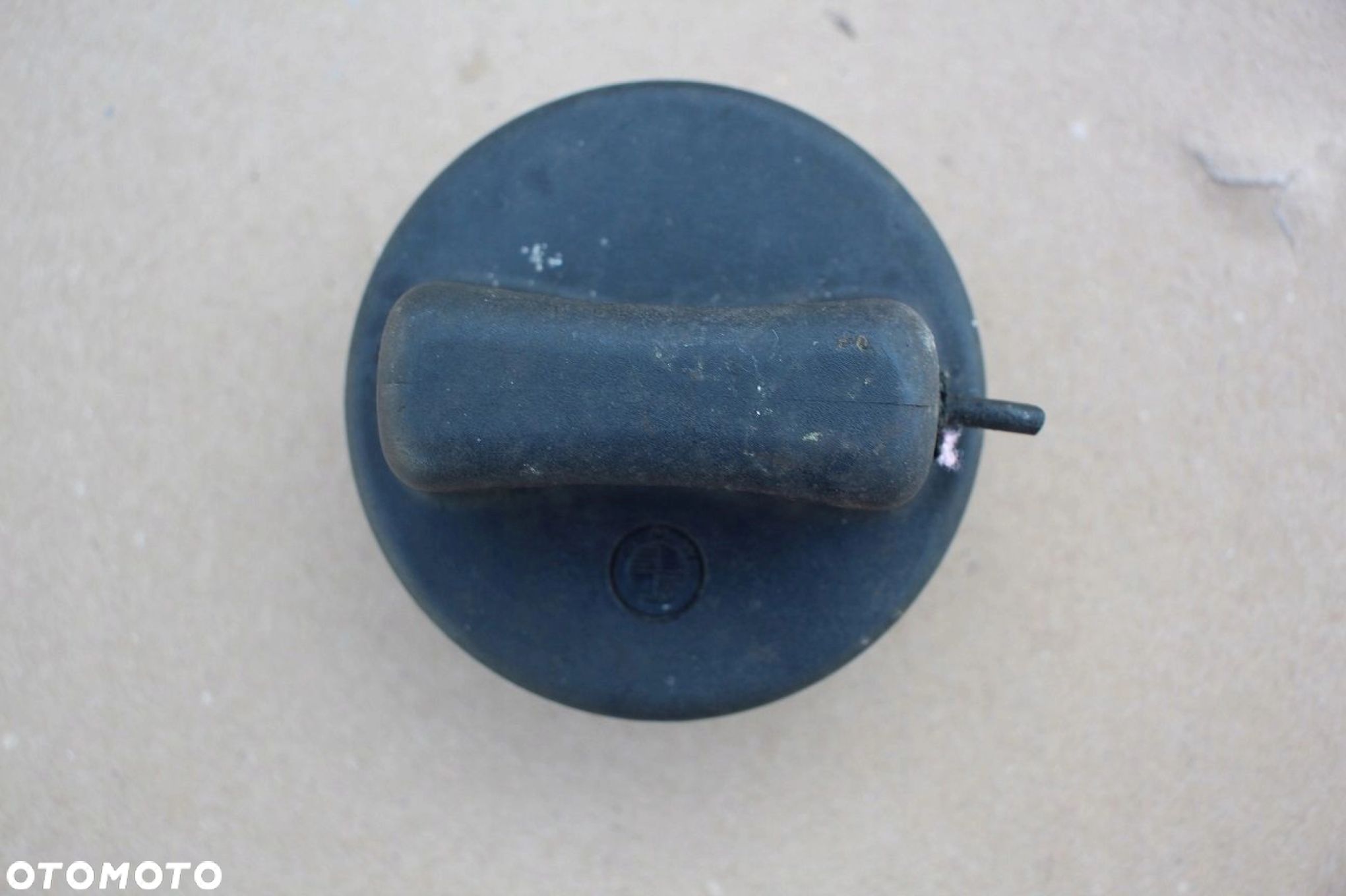 Korek wlewu paliwa BMW e30 e32 e34 e36 z3 BENZYNA oryginalny - 1