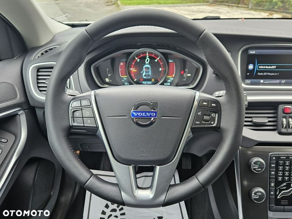 Volvo V40 D2 Momentum - 14