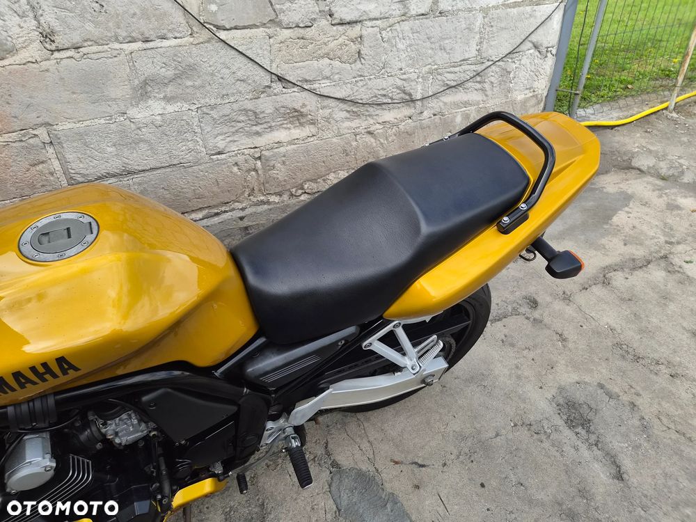 Yamaha FZS - 25