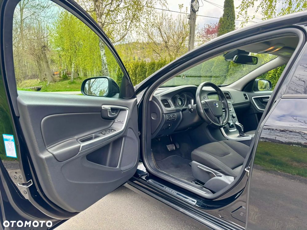 Volvo V60 D2 Geartronic - 14
