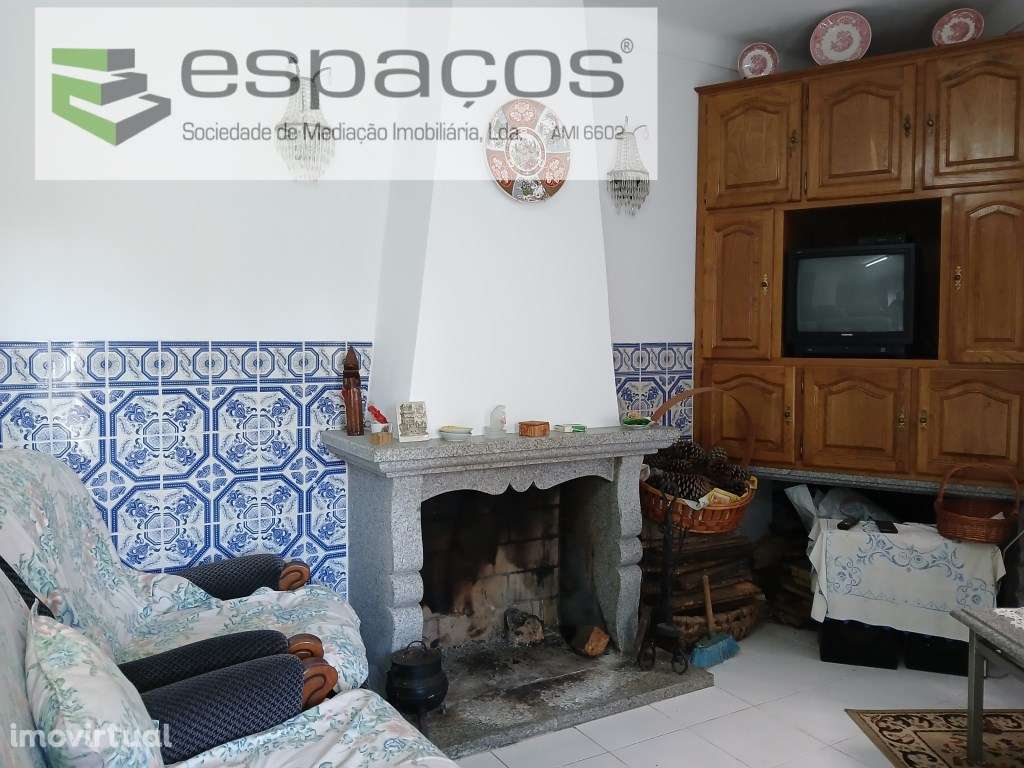 Moradia em aldeia na Serra do Moradal. - Grande imagem: 5/19