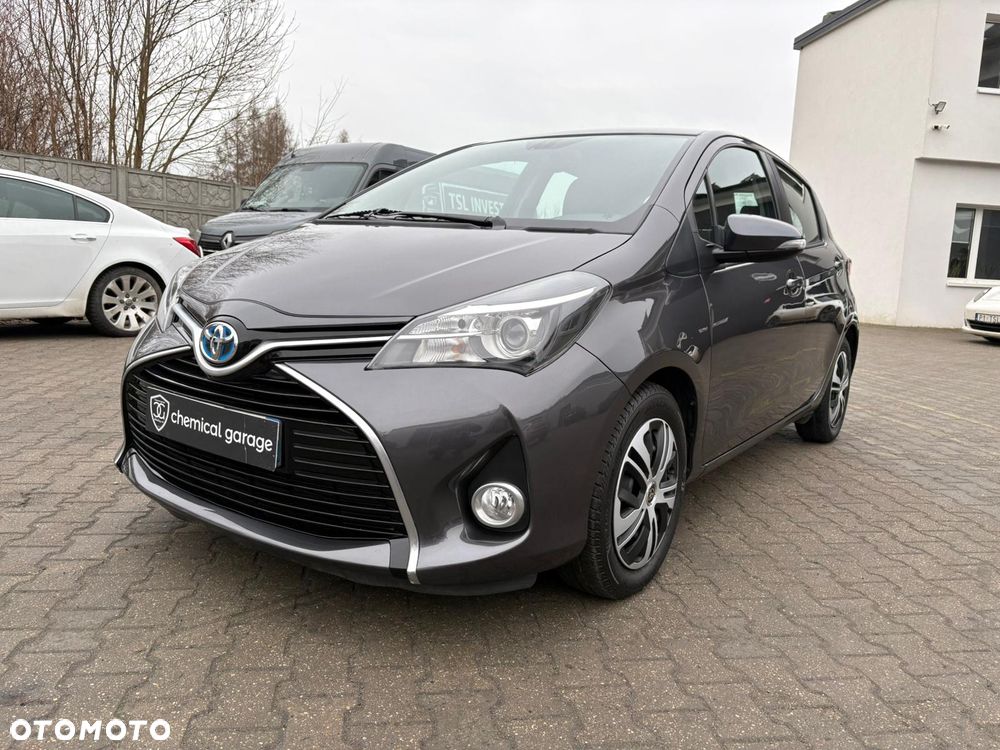 Toyota Yaris Hybrid 100 Dynamic - 1