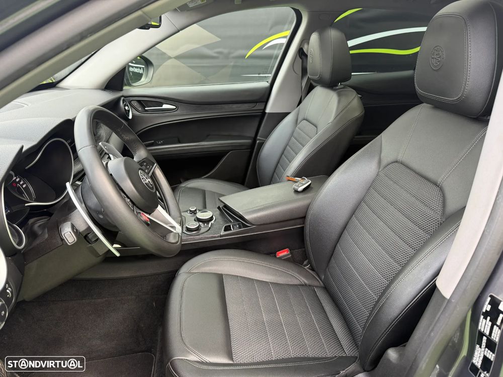 Alfa Romeo Stelvio 2.2 D B-Tech AT8 - 16