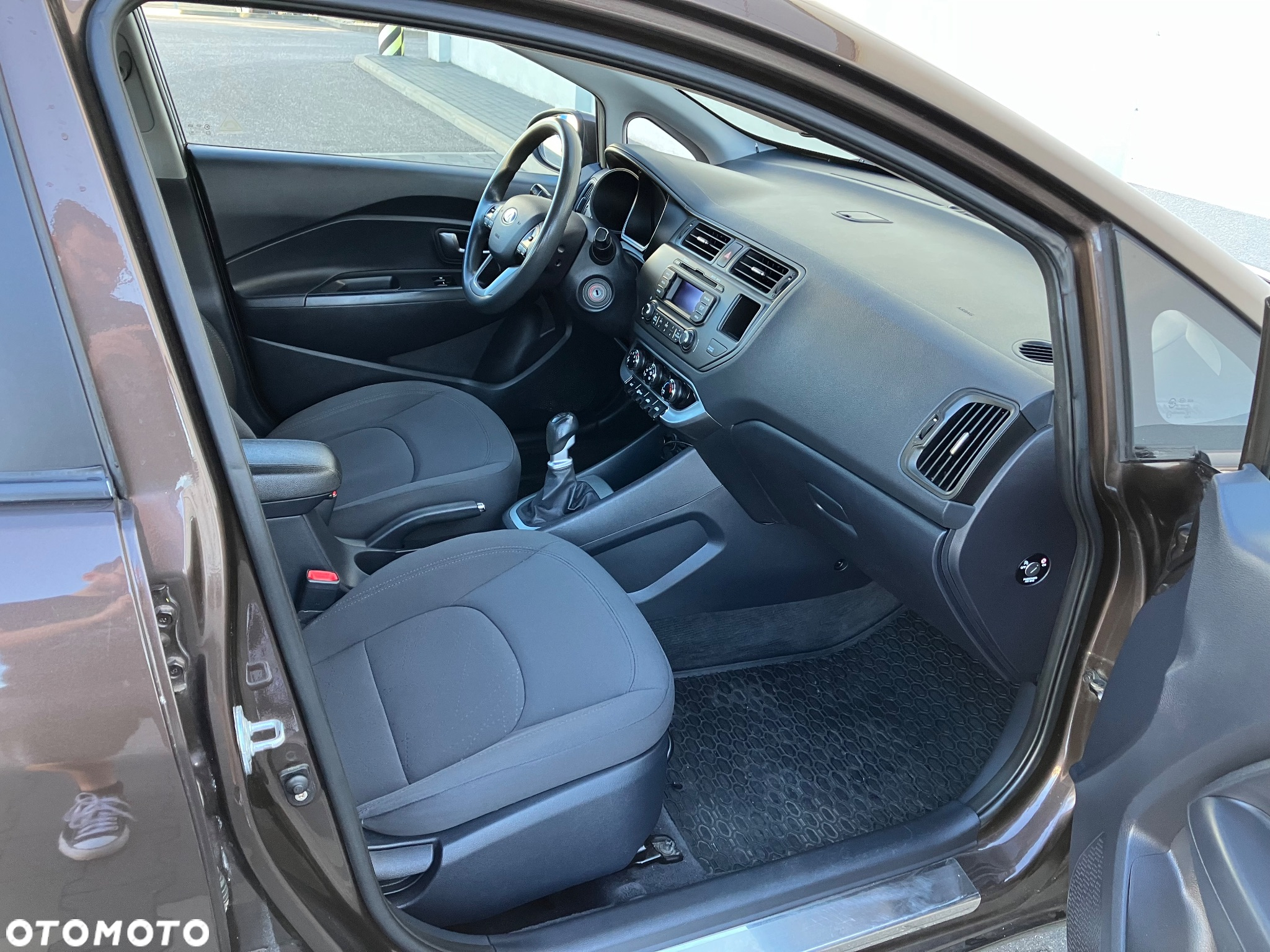Kia Rio 1.4 M - 15