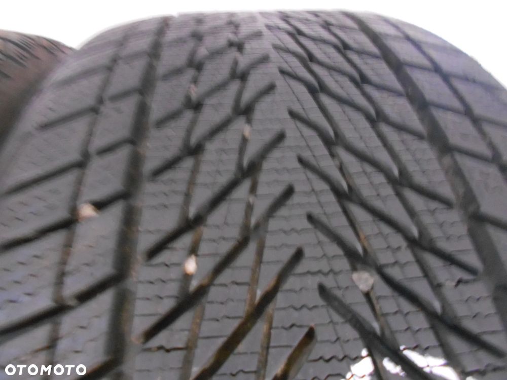 OPONY 245/40R19 GOODYEAR ULTRAGRIP PERFORMANCE 3 DOT 2523 7.2MM - 4