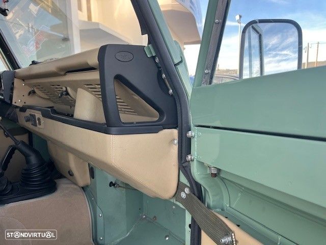 Land Rover Defender 90 2.5 TDi Metal Top - 9