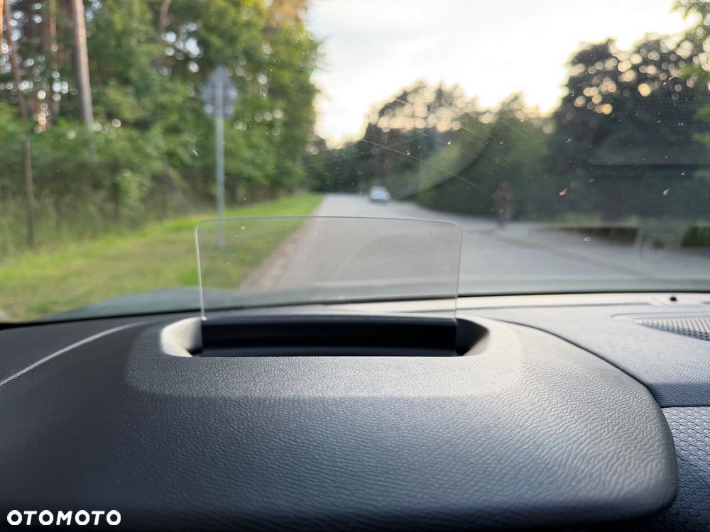 Citroën C4 PureTech 130 Stop&Start C-SERIES - 25