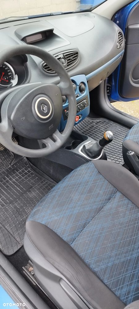 Renault Clio - 9