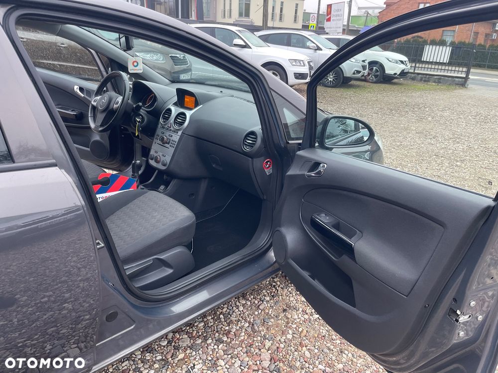 Opel Corsa 1.2 16V Cosmo - 16