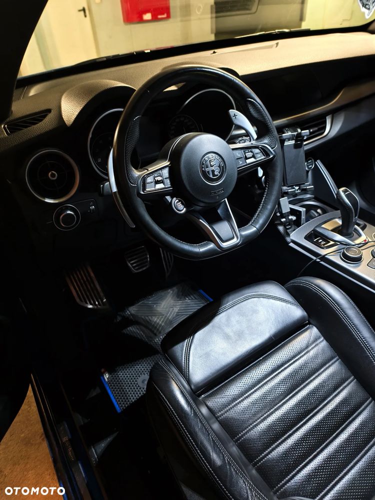 Alfa Romeo Stelvio 2.0 Turbo Veloce Q4 - 10