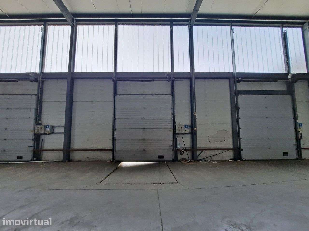 Armazém Logístico Arrendamento | 7.800 m2 | Setúbal | 4 Cais - Grande imagem: 3/25