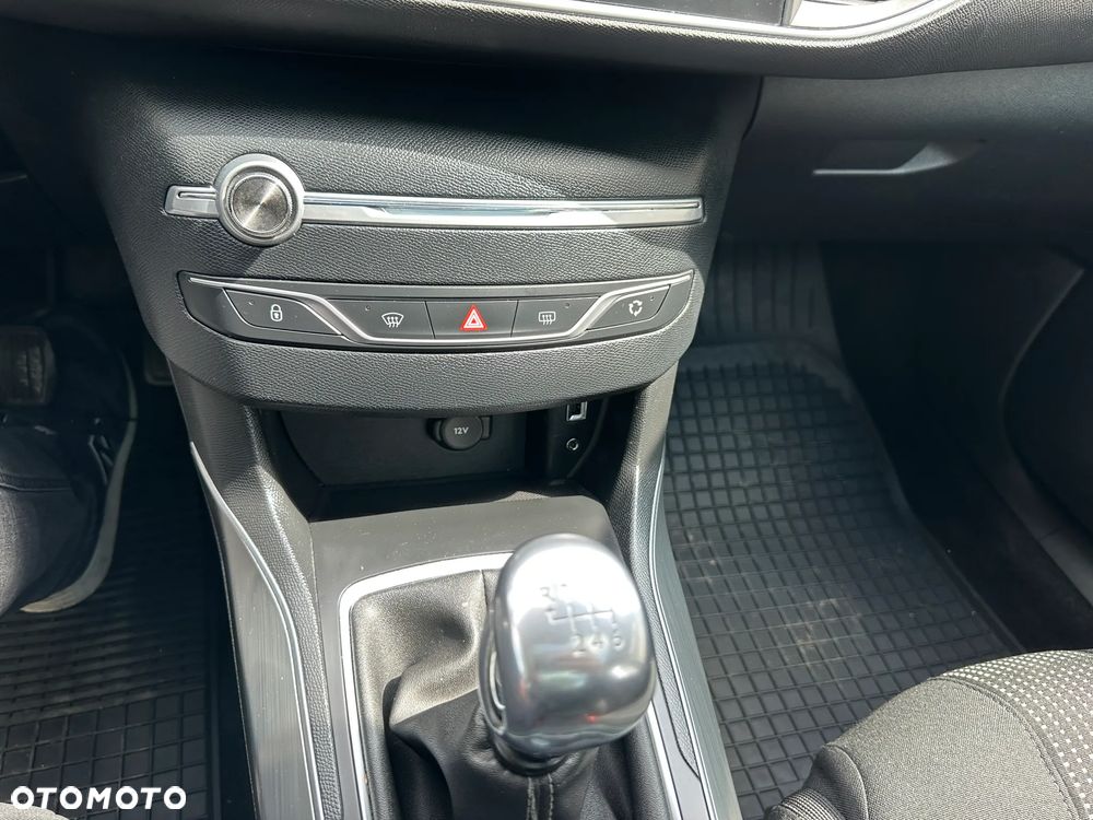 Peugeot 308 BlueHDi FAP 120 Stop & Start Allure - 23