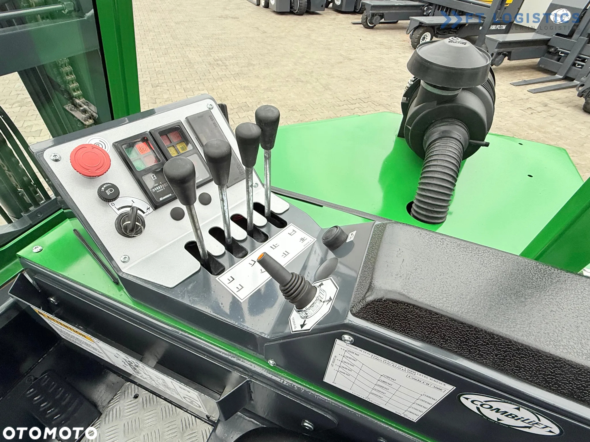 Combilift CB3000 / DIESEL / TRIPLEX 4900MM / WOLNY SKOK / PRZESUW WIDEŁ / POZYCJONER / WIDŁY 1500MM / JAK NOWY - 17