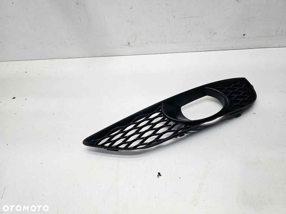 KRATKA HALOGENU ATRAPA ZDERZAKA LEWA AUDI Q7 4L LIFT 4L0807675C - 1