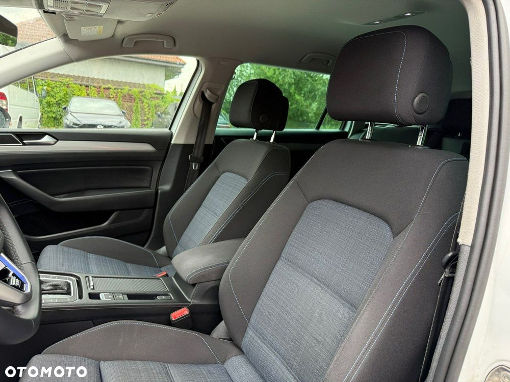 Volkswagen Passat - 9