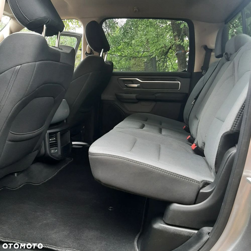 RAM 1500 Crew Cab Shortbed Bighorn - 18