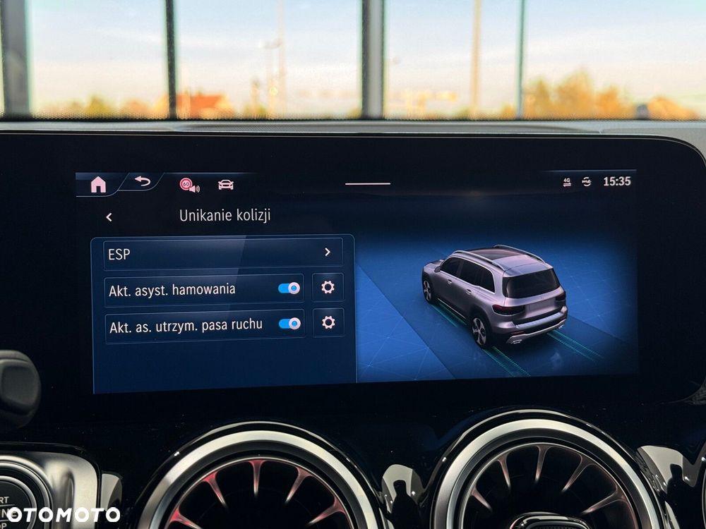 Mercedes-Benz GLB 200 AMG Line 7G-DCT - 35