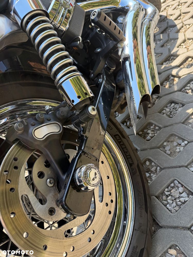 Harley-Davidson Dyna Street Bob - 11