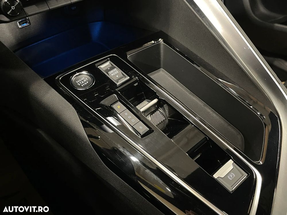 Peugeot 3008 PHEV 180 EAT8 Active Pack - 28