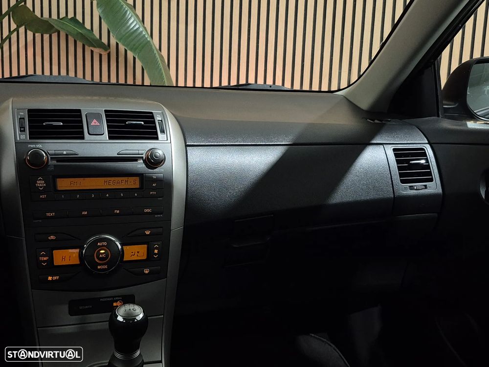 Toyota Corolla 1.4 D-4D Sol - 11